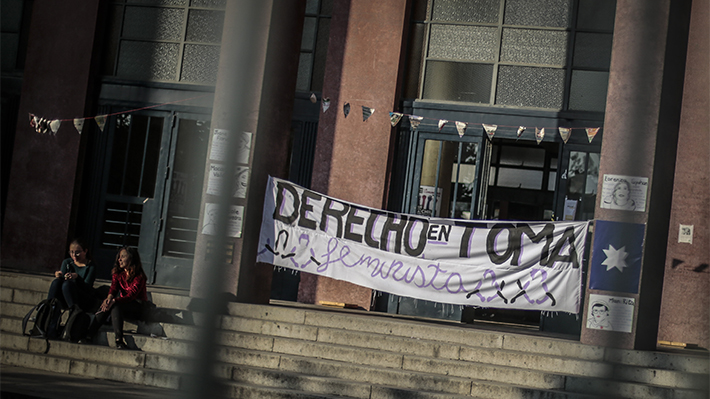 Estudiantes deponen toma en la Facultad de Derecho de la U. de Chile tras 74 días