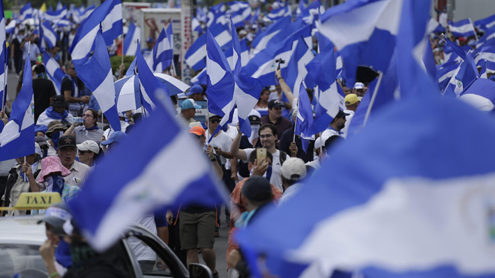 Grupo de estudiantes nicaragüenses se refugian en iglesia