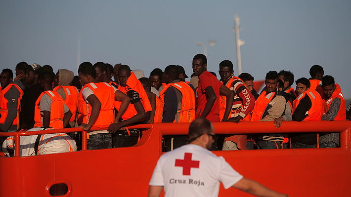 Italia impone condiciones para permitir el desembarco de migrantes rescatados en el mar