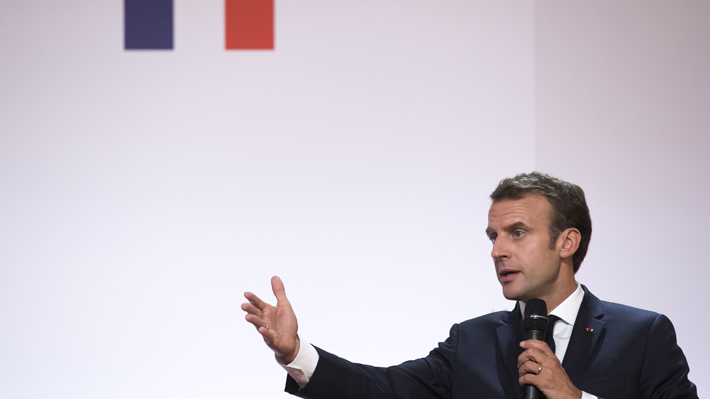 Macron considera "escandaloso" e "inaceptable" la acción de su guardaespaldas