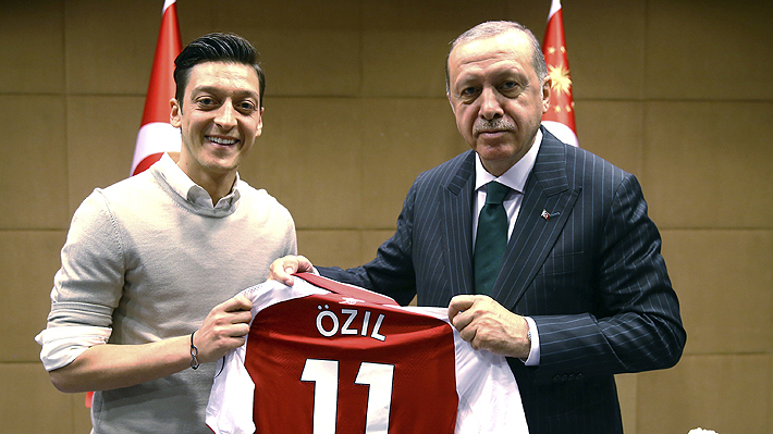Los supuestos hechos de racismo que acusa Mesut Özil y que lo llevaron a renunciar a la selección alemana de fútbol