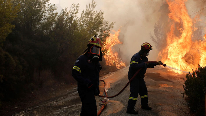 Autoridades elevan a 50 los muertos confirmados por incendios sin control en Atenas