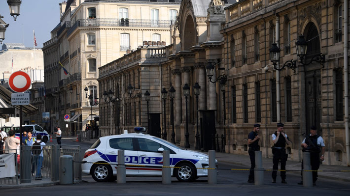 Policía francesa registra oficina del ex jefe de seguridad de Macron en el Palacio del Elíseo