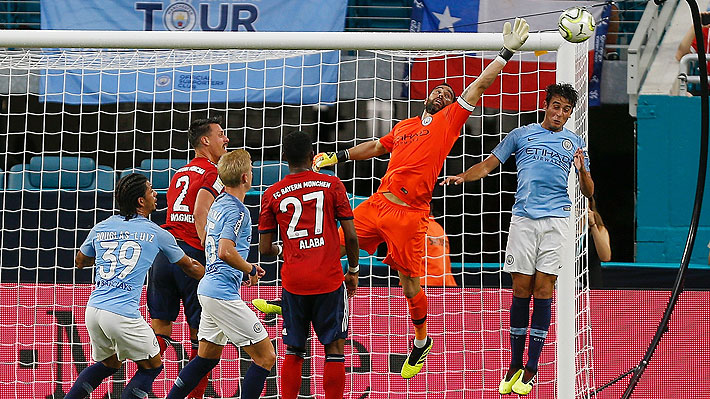 Claudio Bravo fue clave en triunfo del City ante el Bayern Munich por la International Champions Cup