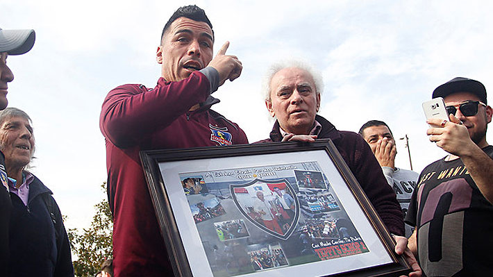Esteban Paredes fue sorprendido por hinchas y reveló su deseo en su cumpleaños N°38: "Ganar la Copa Libertadores"