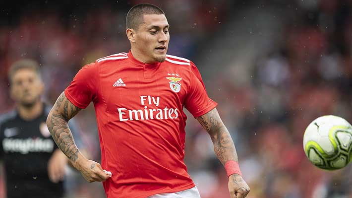 Nicolás Castillo no podrá debutar en el Benfica por la liga portuguesa debido a expulsión que ...