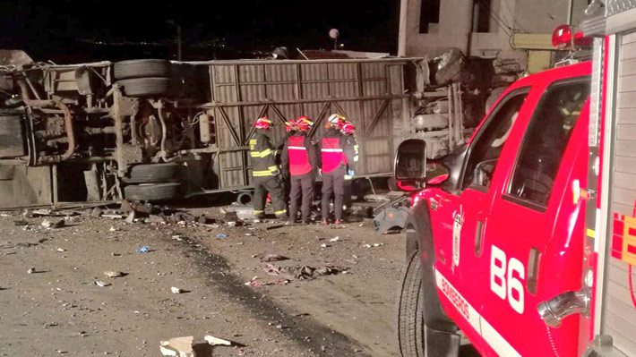 Accidente de un bus internacional en Ecuador deja al menos 24 víctimas fatales