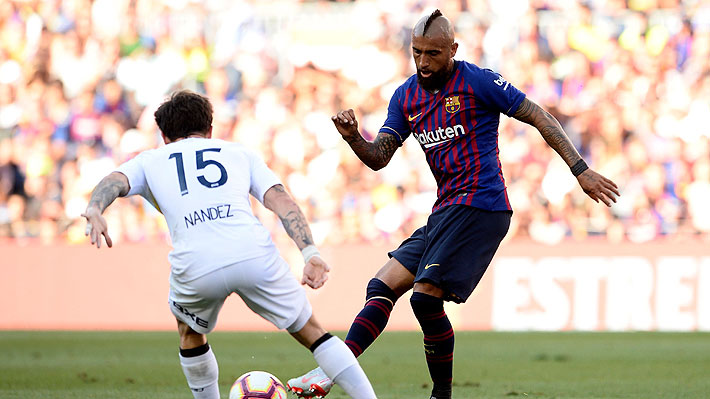Arturo Vidal se estrenó como titular en el Barcelona en la goleada ante Boca en el trofeo Joan Gamper