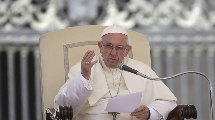 Papa Francisco admite que Iglesia "ignoró" durante mucho tiempo los abusos sexuales