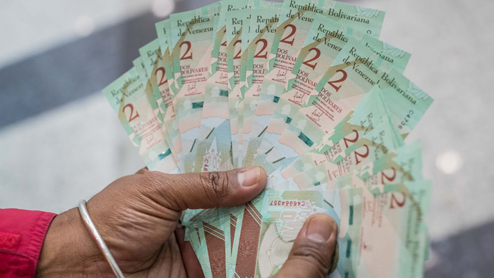Venezuela estrena moneda bajo el temor de nuevos tormentos económicos entre la población