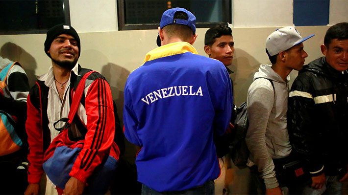 Perú flexibiliza las nuevas normas migratorias para venezolanos "por razones humanitarias"