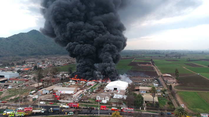 Incendio en Maipú: Peligra comercialización de 17 hectáreas de hortalizas por efectos del humo tóxico