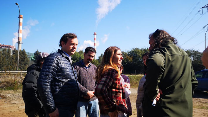 Ministra Schmidt visita Quintero tras levantarse Alerta Amarilla en la zona