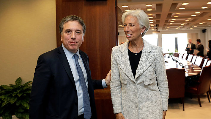 La estrategia que presentará Argentina ante el FMI y con la que buscan frenar su crisis financiera