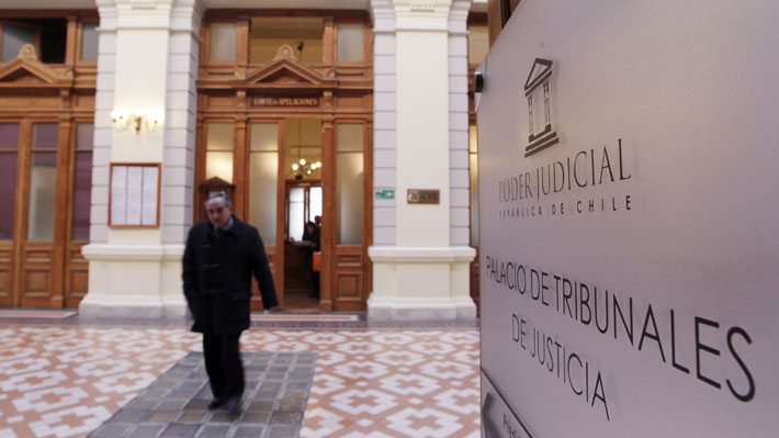 Corte de Santiago falla a favor de ciudadana extranjera y ordena a Interior cursar permiso de residencia temporaria