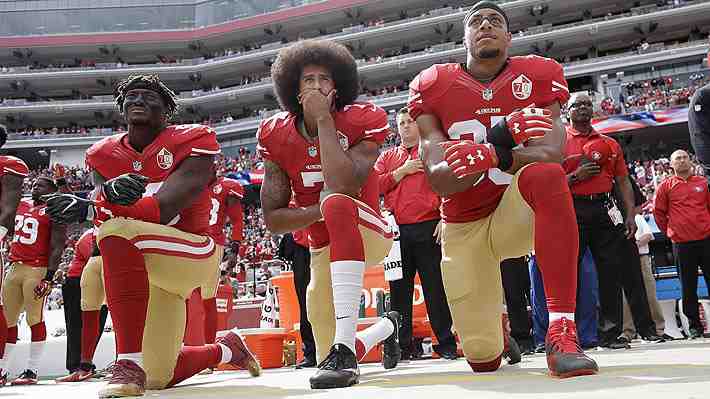 Ex jugador de la NFL que protestó contra el racismo es el nuevo rostro de conocida marca deportiva