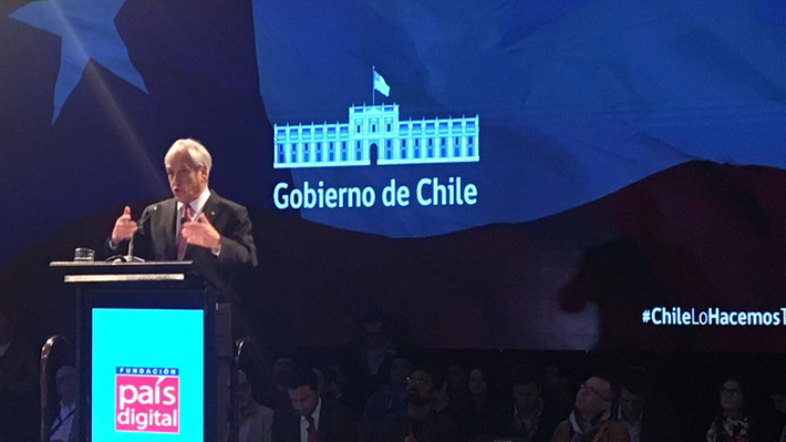 Presidente Piñera celebra últimas cifras económicas y evita referirse al caso LAN