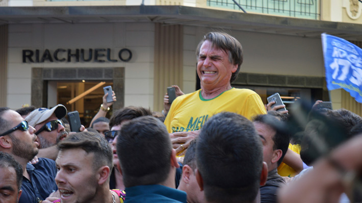 Hijo de Bolsonaro revela que puñalada fue más grave de lo estimado: "¡Por favor, oren por él!"