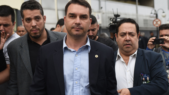 Hijos de Jair Bolsonaro asumen protagonismo de la campa&ntilde;a en ausencia del candidato herido en un mitin