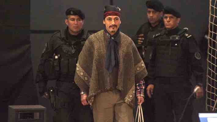 Gobierno argentino concreta extradición de dirigente mapuche para ser juzgado en Chile