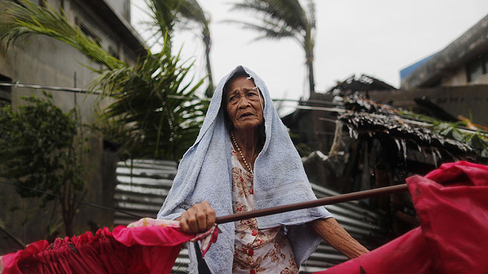 El supertifón Mangkhut genera caos en Hong Kong tras dejar 59 muertos en Filipinas