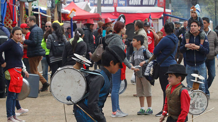 Fondas en Santiago: Descartan extender más días la del Parque O'Higgins, pero la del Intercomunal durará hasta el sábado