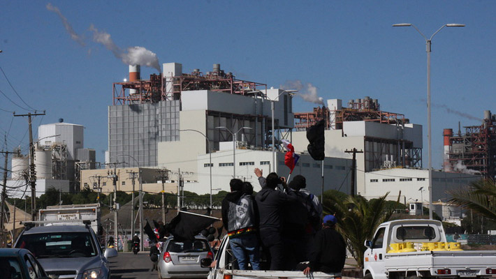 El nuevo rol del Minsal en Quintero: Podrá restringir las actividades industriales por mala ventilación