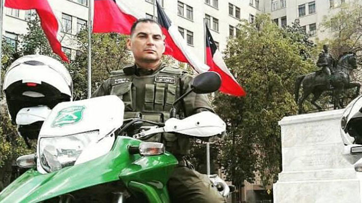 Gobierno lamenta fallecimiento de carabinero que chocó en su moto mientras participaba de una persecución en Santiago