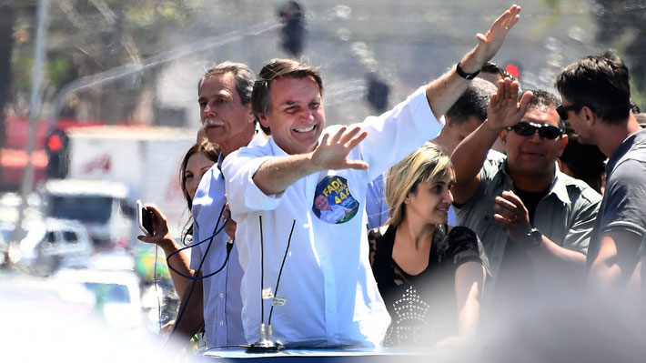 Bolsonaro abandona la unidad de cuidados semiintensivos,  pero estima "imposible" volver a campaña antes de las elecciones