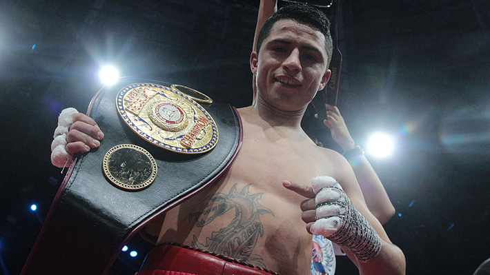 Boxeo: Miguel "Aguja" González impone su jerarquía, gana un reñido combate y nuevamente retiene el título
