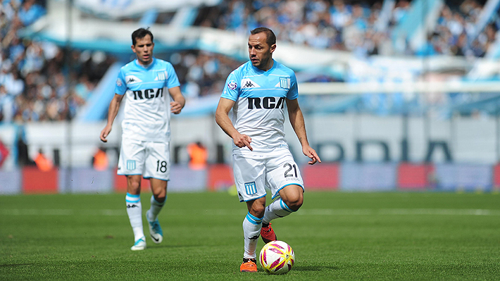 El histórico cántico que los hinchas de Racing le dedicaron a Marcelo Díaz en triunfo que los dejó líderes en Argentina