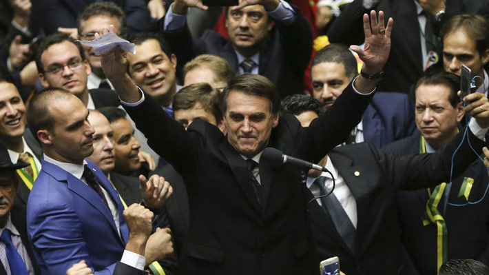 Brasil: Bolsonaro aumenta distancias con Haddad y mejora su votación entre las mujeres a días de los comicios