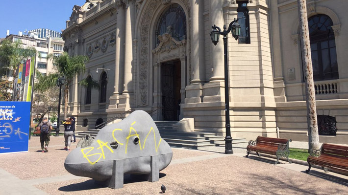 La historia de la "Papa", un obra de arte transgresora que terminó siendo vandalizada  frente al Bellas Artes