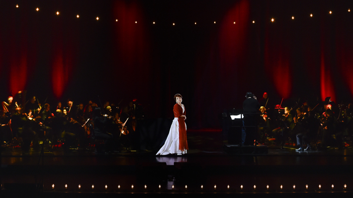 Show holográfico que regresa a Maria Callas a los escenarios, retrasa su debut en Chile