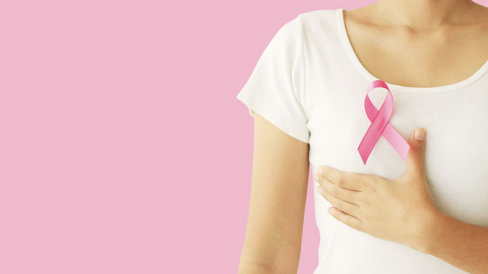 Cáncer de mama: Experta entrega las claves de la alimentación y los ejercicios correctos para prevenir la enfermedad