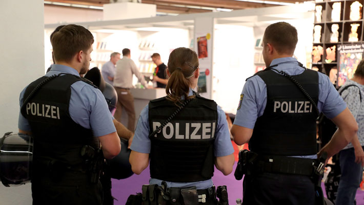 Policía reporta secuestro de una mujer en estación de trenes de Alemania