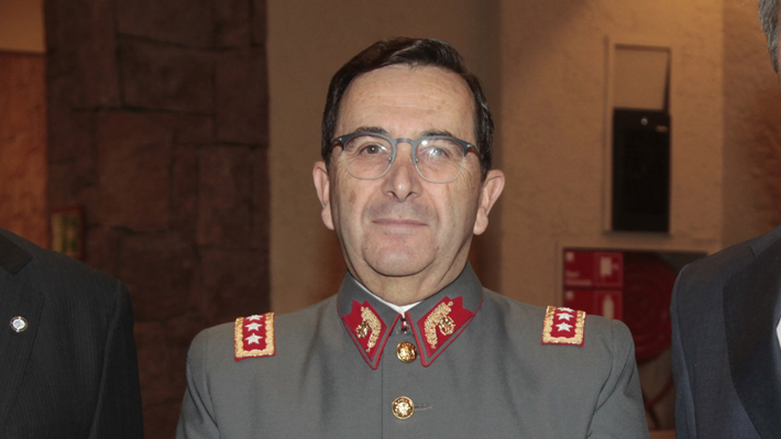 Justicia Militar procesa por fraude al fisco a general Griffiths y queda detenido en Peñalolén