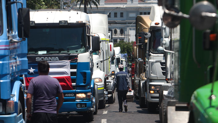 Camioneros convocan a cita a gremial en Rancagua en rechazo por alzas de combustibles