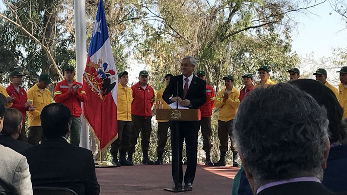 Presidente Piñera lanza plan para enfrentar incendios forestales y asegura que la temporada "se viene difícil"
