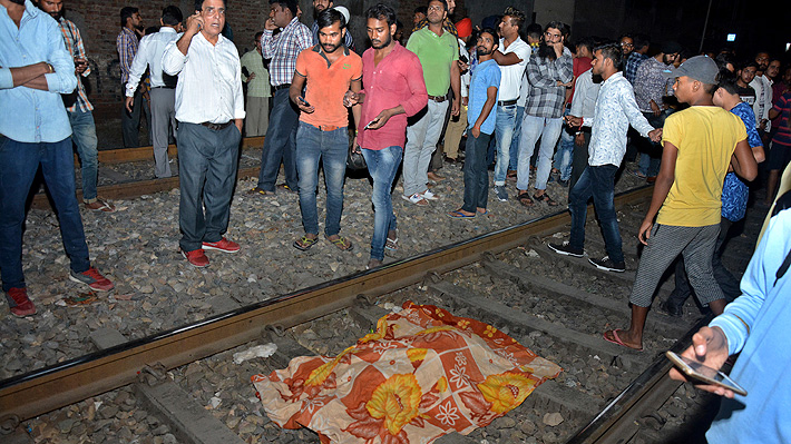 Al menos 50 personas mueren en atropello de tren durante una celebración en India
