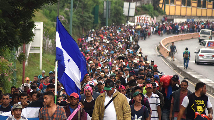 Estados Unidos asegura que cruce de caravana de inmigrantes será "humanitario" y "ordenado"