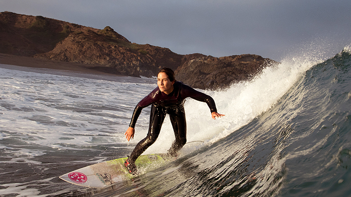 Mundial de Surf Femenino se la juega por el medio ambiente en Chile con una innovadora medida