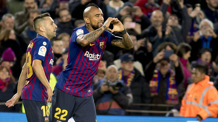 "Máquina, cabezazo de campeón y King Arturo": Prensa española llena de elogios a Vidal tras su gol ante el Madrid