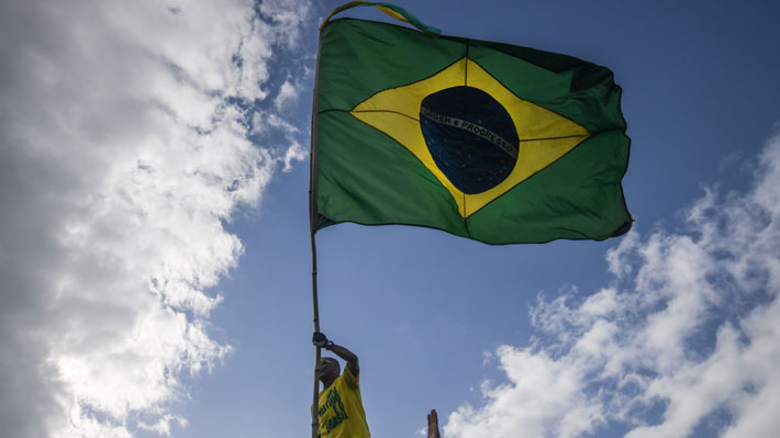 Galería: Revisa las portadas de los diarios del mundo tras la victoria de Bolsonaro en Brasil