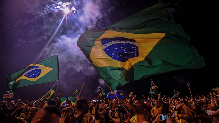 Mercado celebra por victoria de Bolsonaro y acciones de empresas chilenas con operaciones en Brasil suben