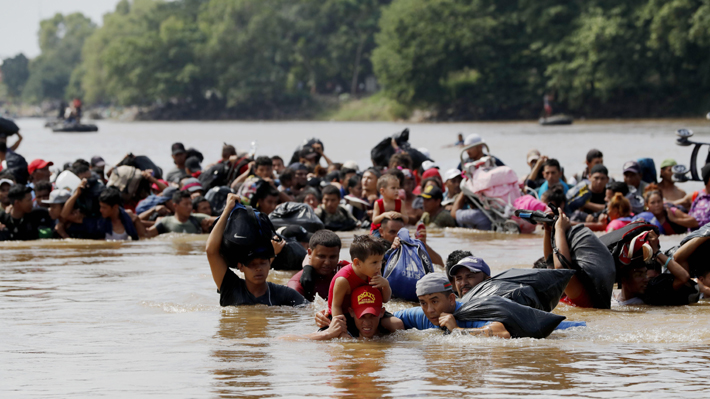 Caravana de migrantes: EE.UU. pide a hondureños que "no se empobrezcan" en viaje destinado "a fracasar"