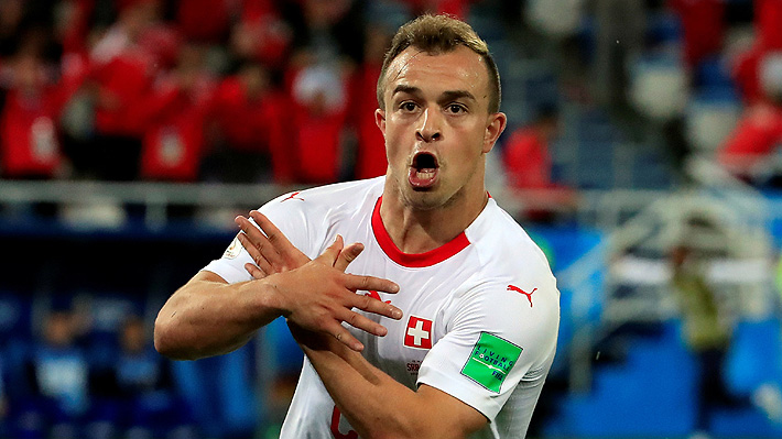 Jugador suizo no viajará a Belgrado con el Liverpool para evitar un clima hostil tras su polémica celebración en el Mundial