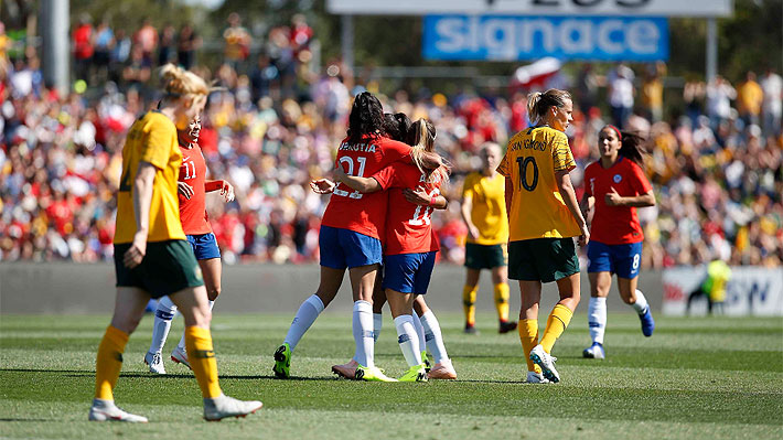 La "Roja" femenina sorprende venciendo a Australia, sexta mejor del mundo, con una gran remontada y buen fútbol