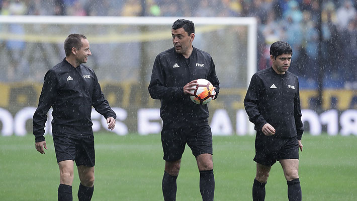 El rol clave del chileno Roberto Tobar en la decisión de suspender la "Superfinal" de la Copa Libertadores