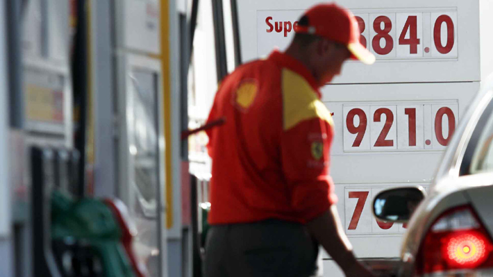 Informe estima que el precio de las bencinas descenderían en las próximas ocho semanas
